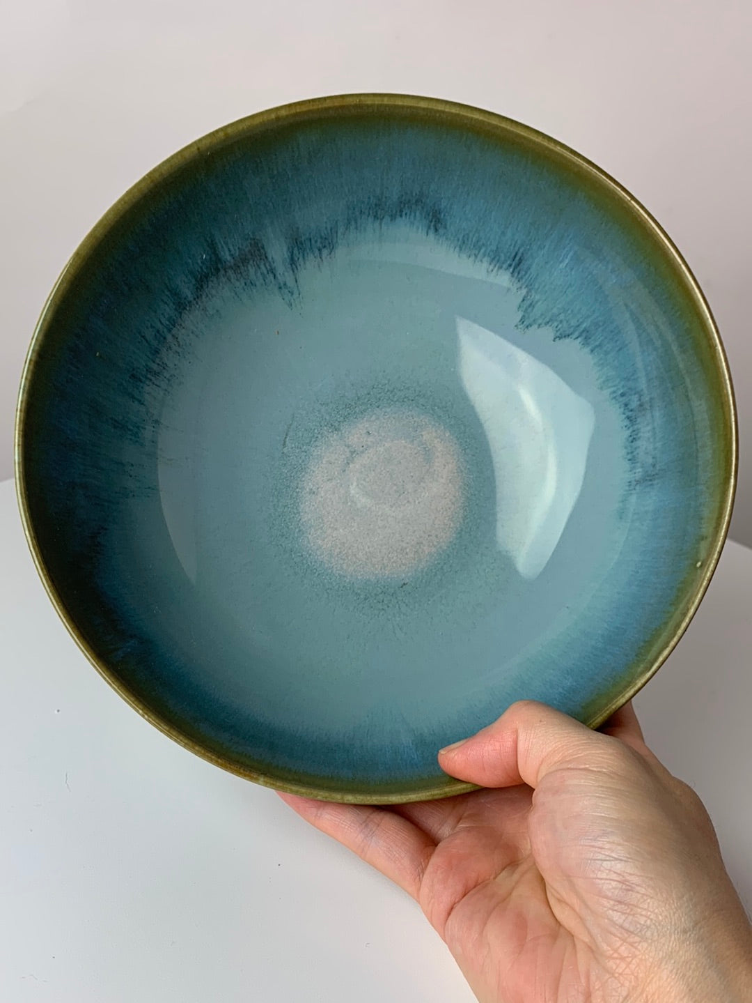 Serving bowl with chatter texture