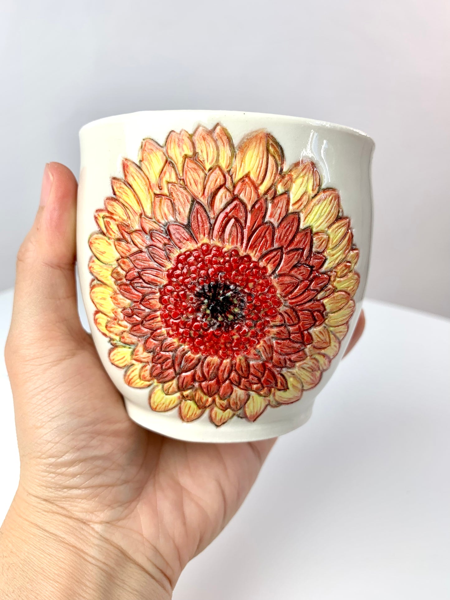 12 oz Porcelain daisy tumbler