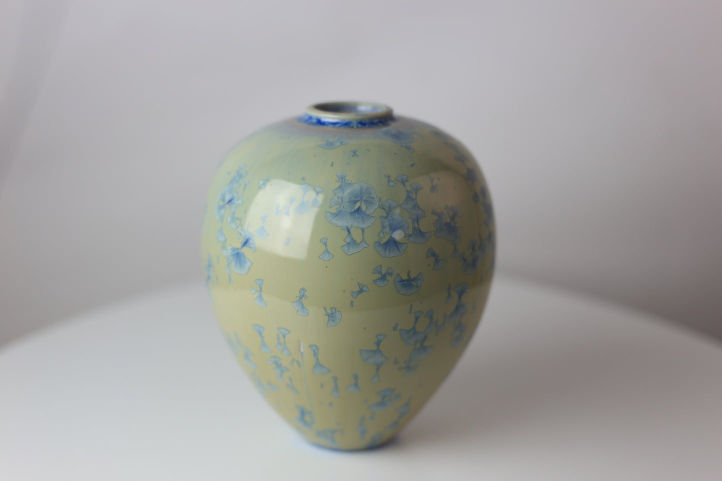 Blue Snowflake bulbous porcelain vase