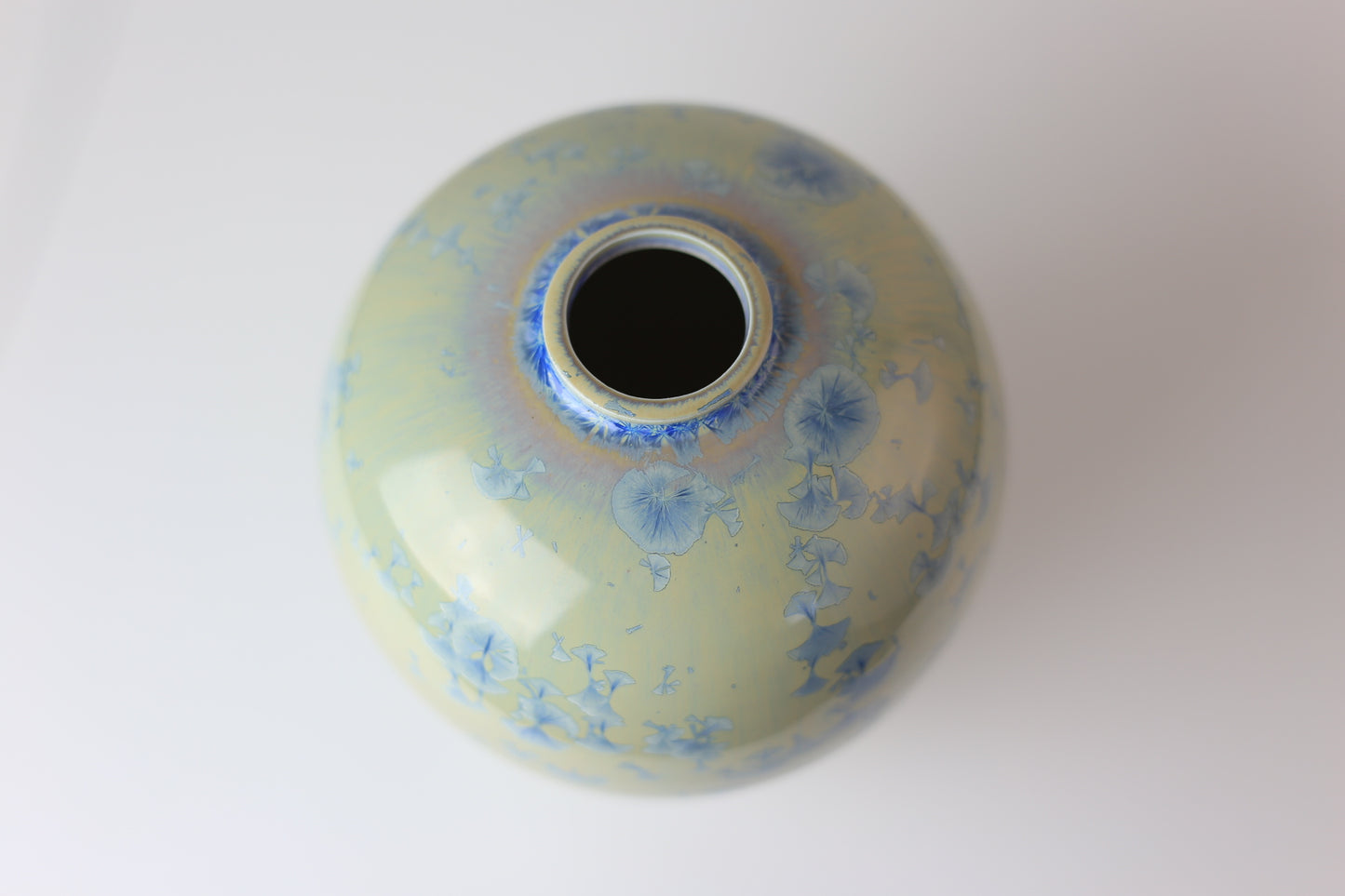 Blue Snowflake bulbous porcelain vase