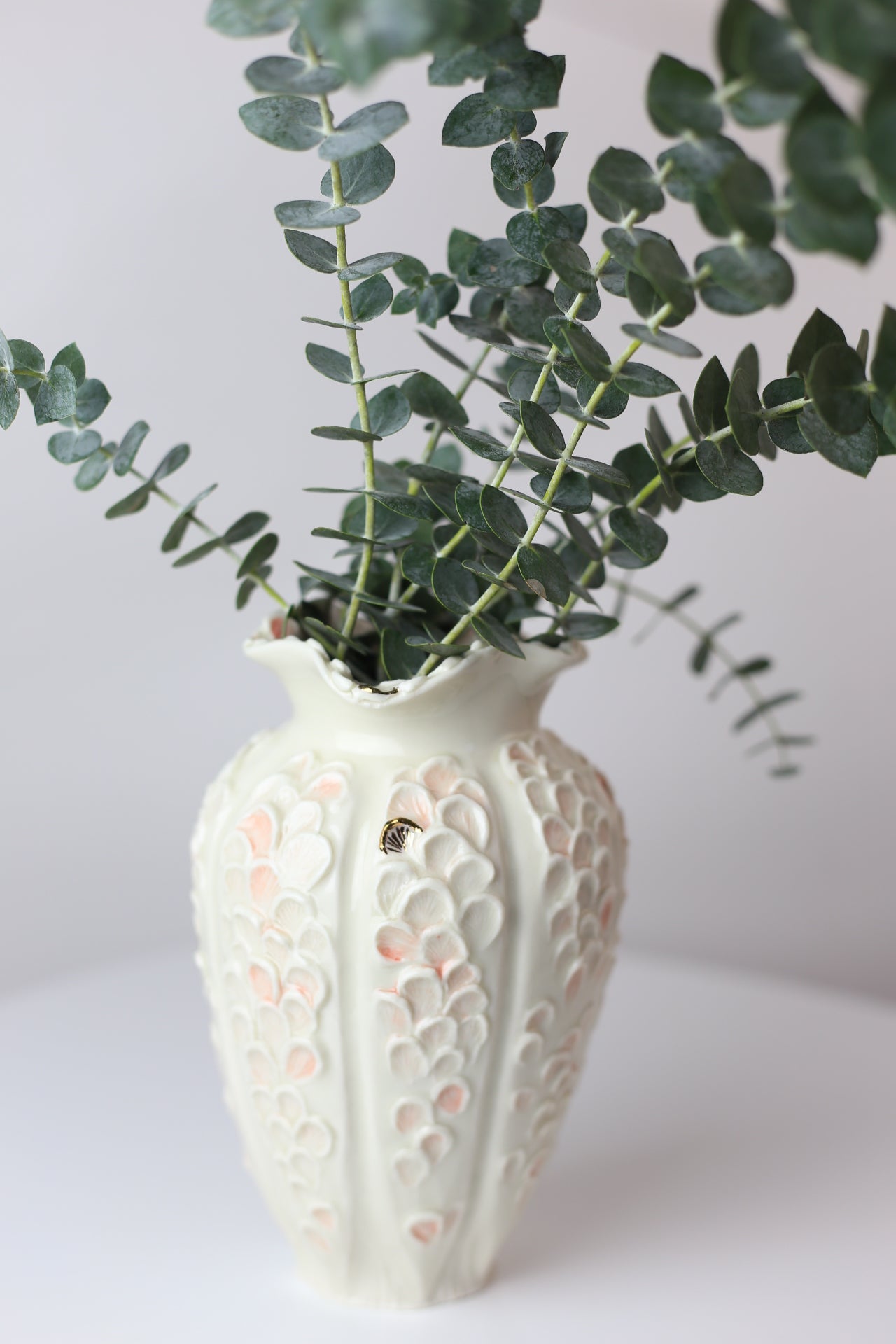 22 K gold Porcelain petal vase