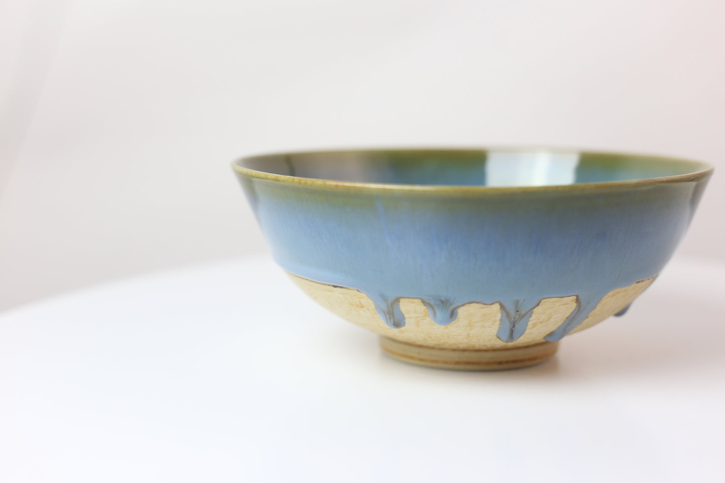Serving bowl with chatter texture