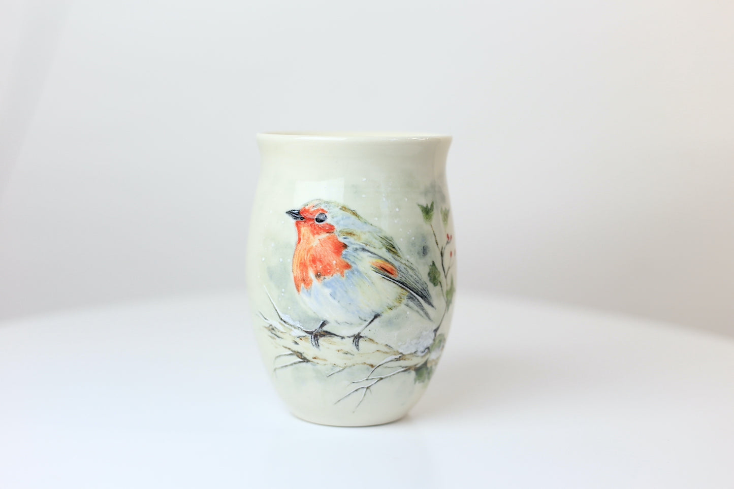 Porcelain mug with Robin bird