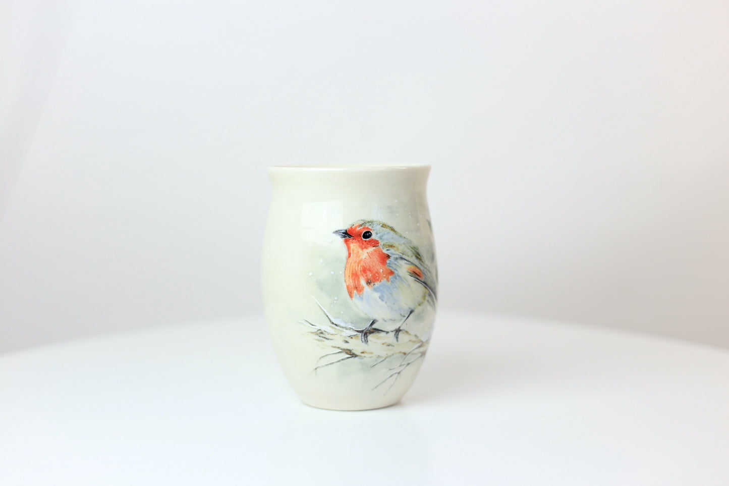 Porcelain mug with Robin bird