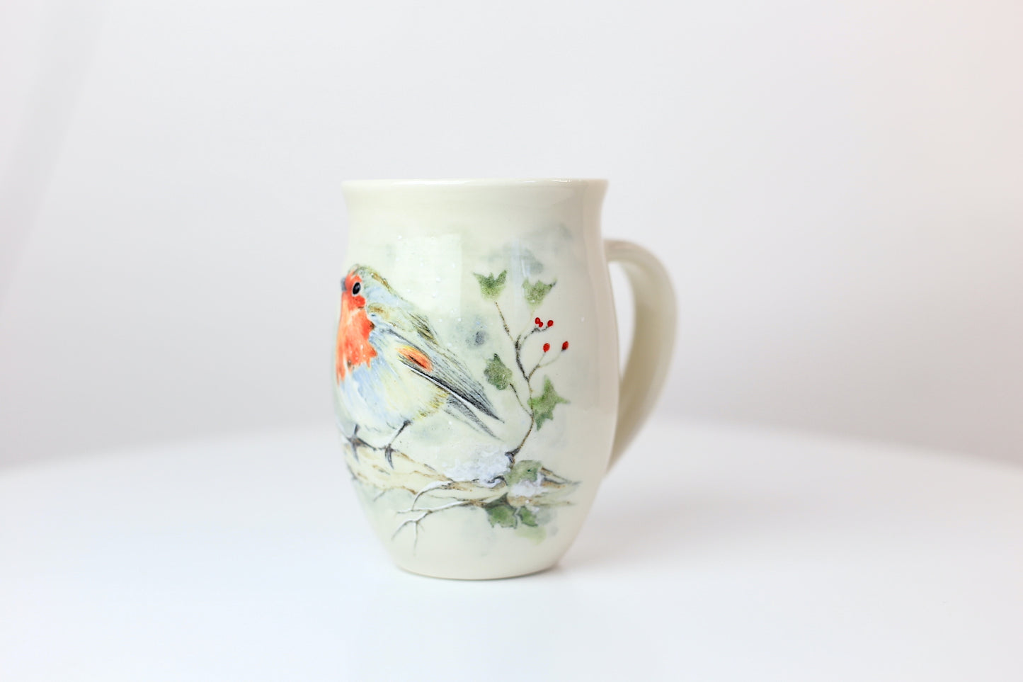 Porcelain mug with Robin bird