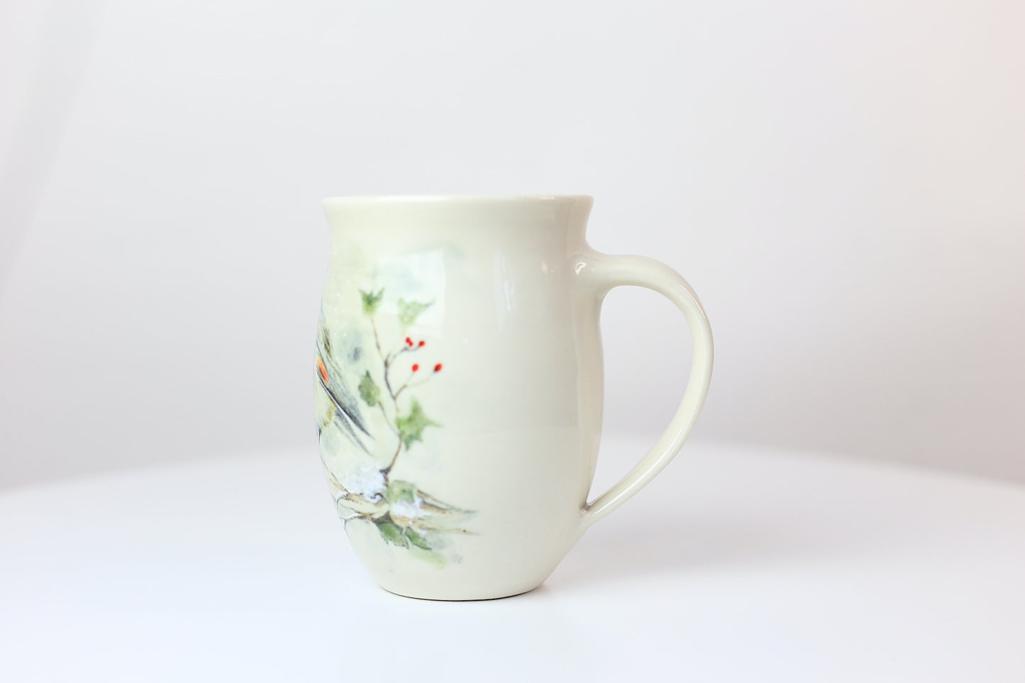 Porcelain mug with Robin bird