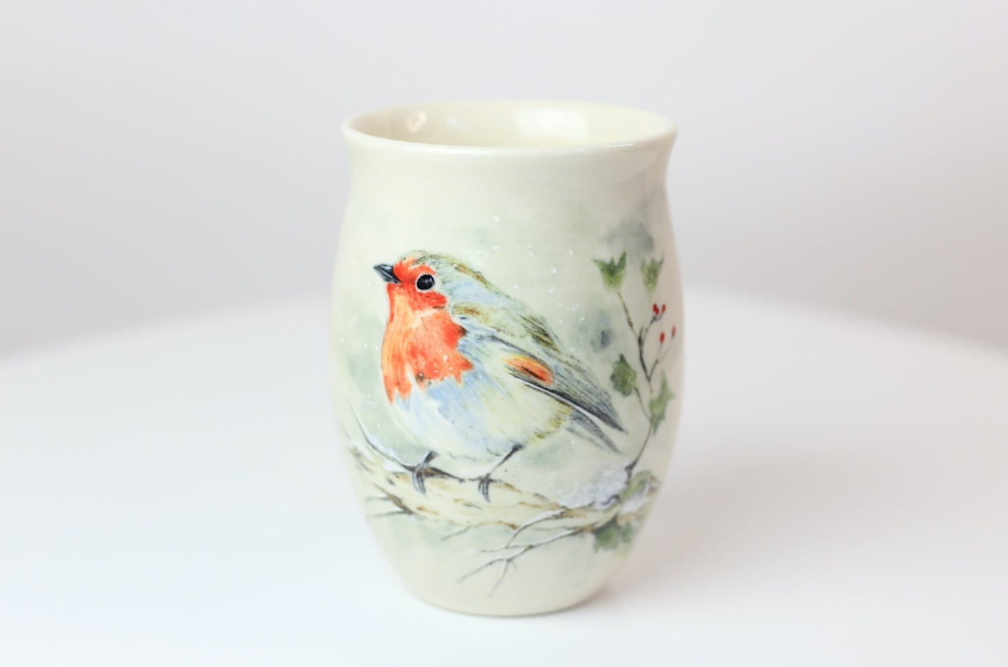 Porcelain mug with Robin bird