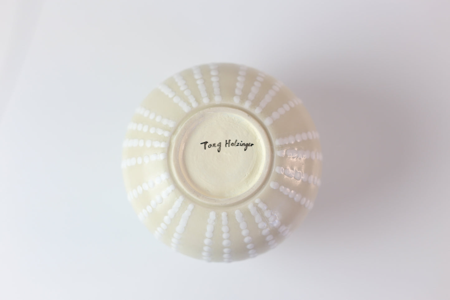Dotted porcelain vase white