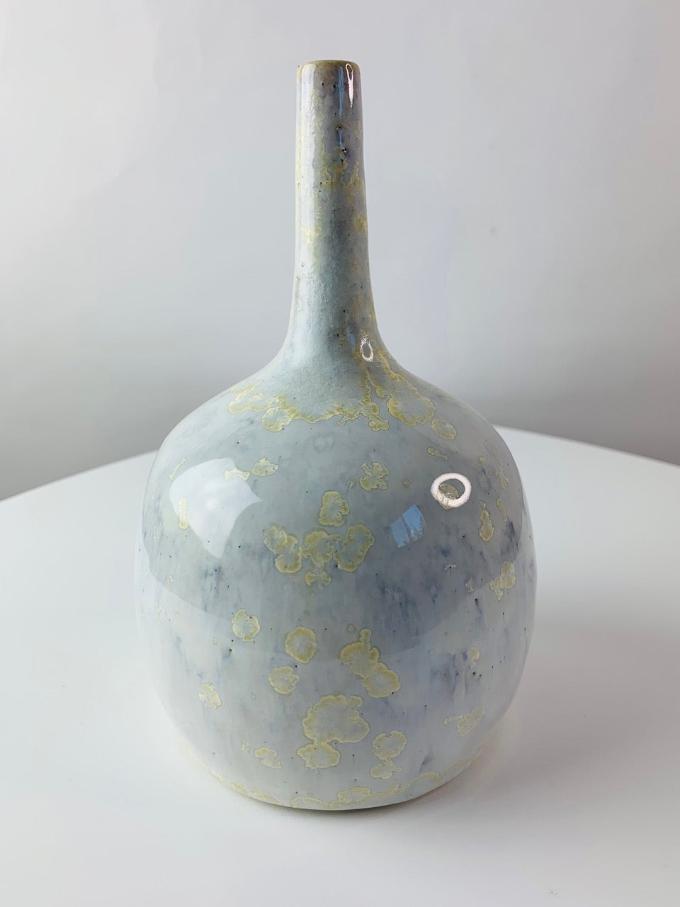Long Neck Ivory Crystal Bud Vase