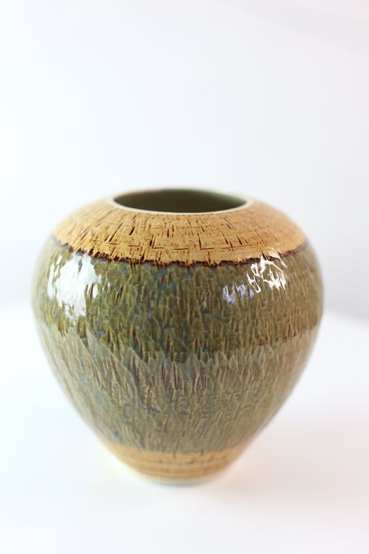 Chattered stoneware vase